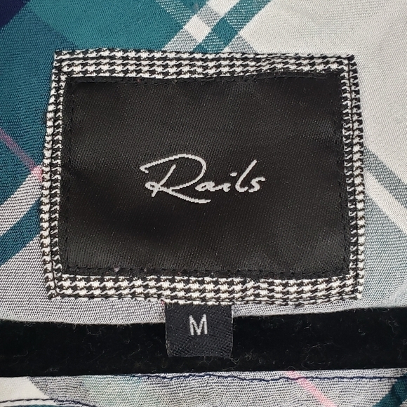 CL🚨 Rails Britt Plaid Rolled Sleeve Button Up Top size Medium Green Red Blue - Picture 2 of 6